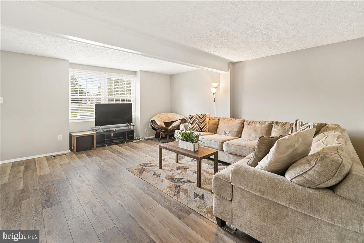 AMBER MEADOWS - Residential