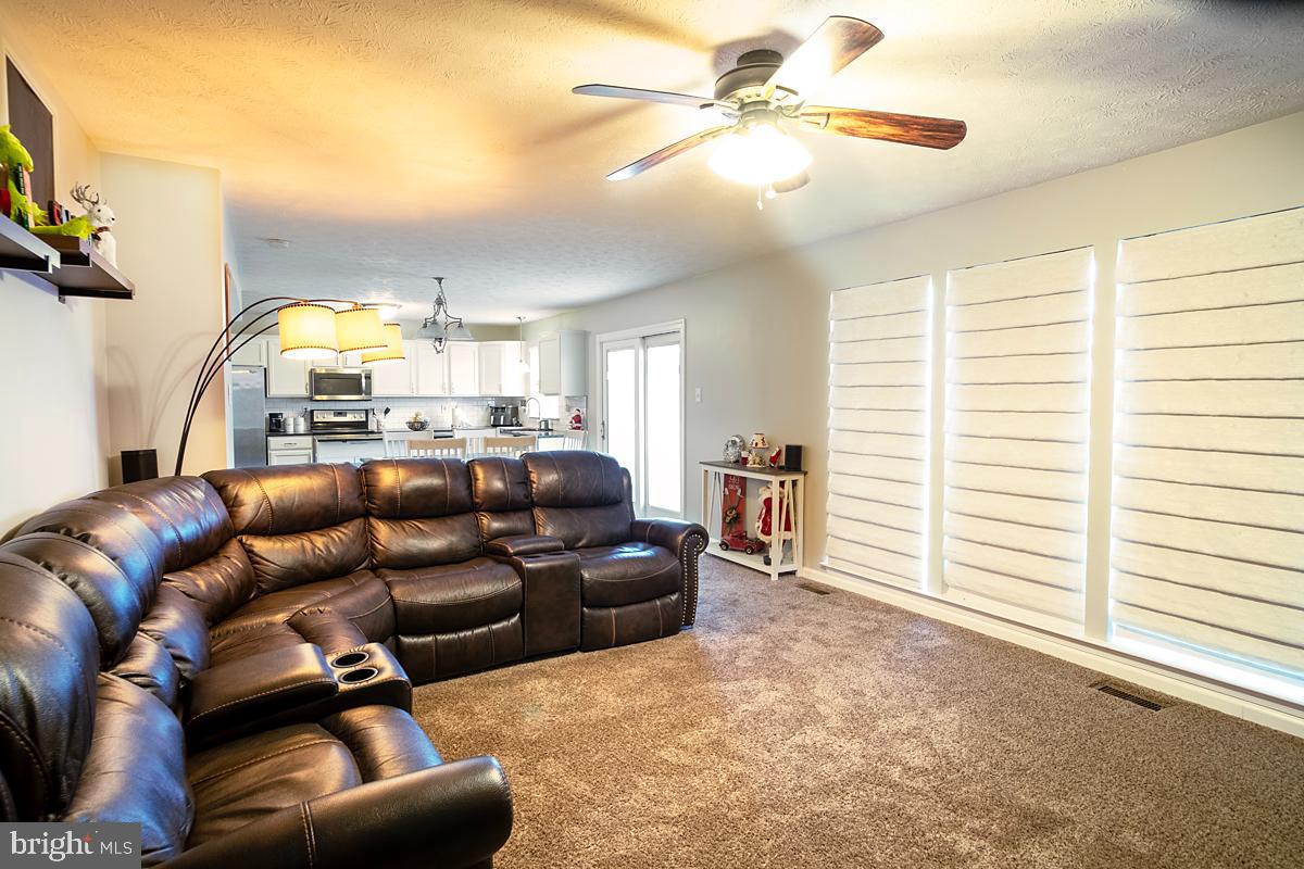 WILLIAMS KNOLL - Residential