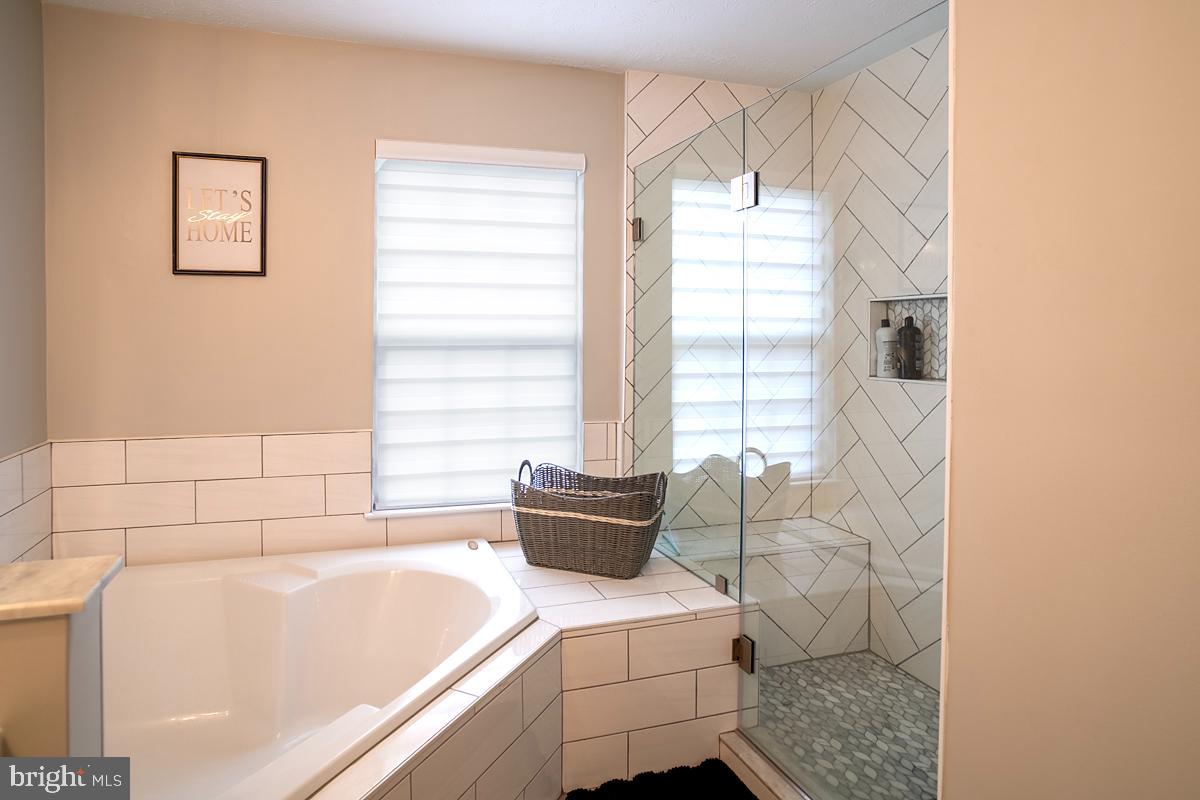 WILLIAMS KNOLL - Residential