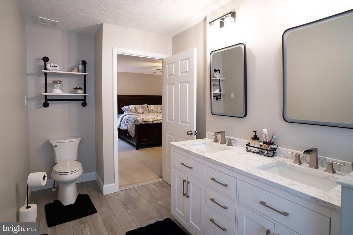 WILLIAMS KNOLL - Residential