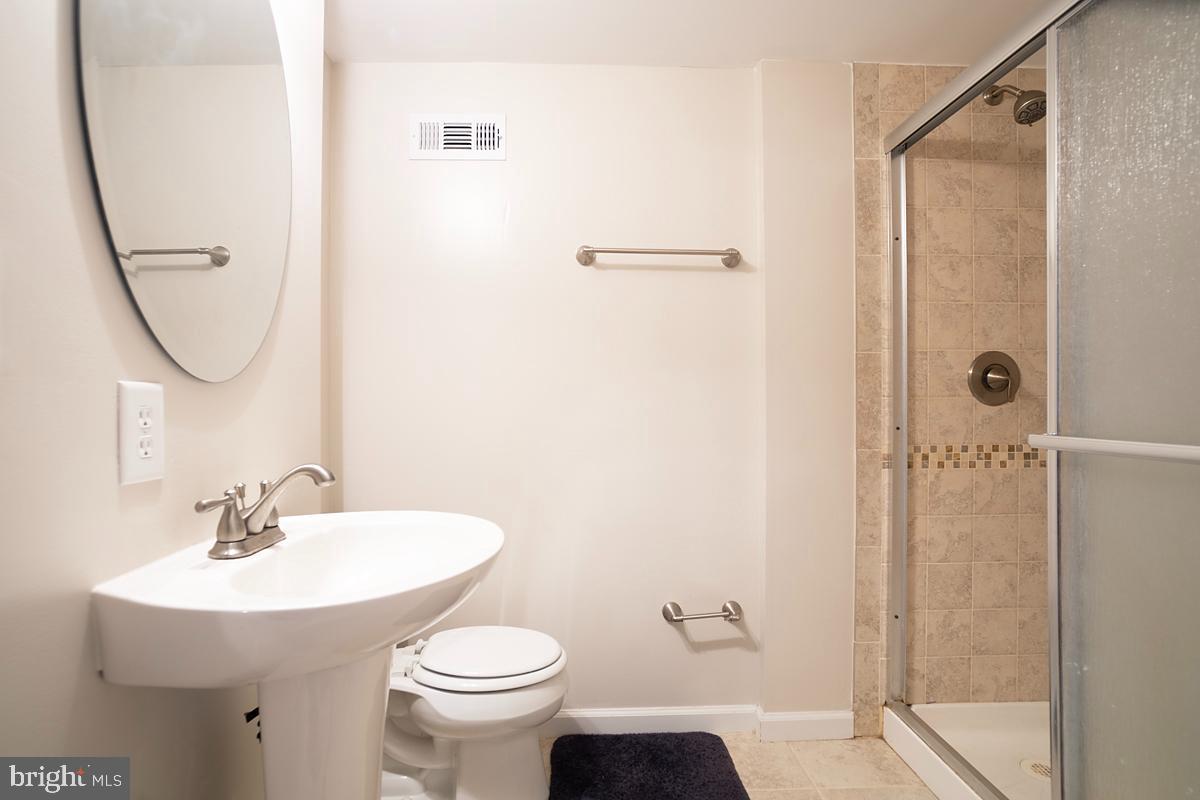 WILLIAMS KNOLL - Residential