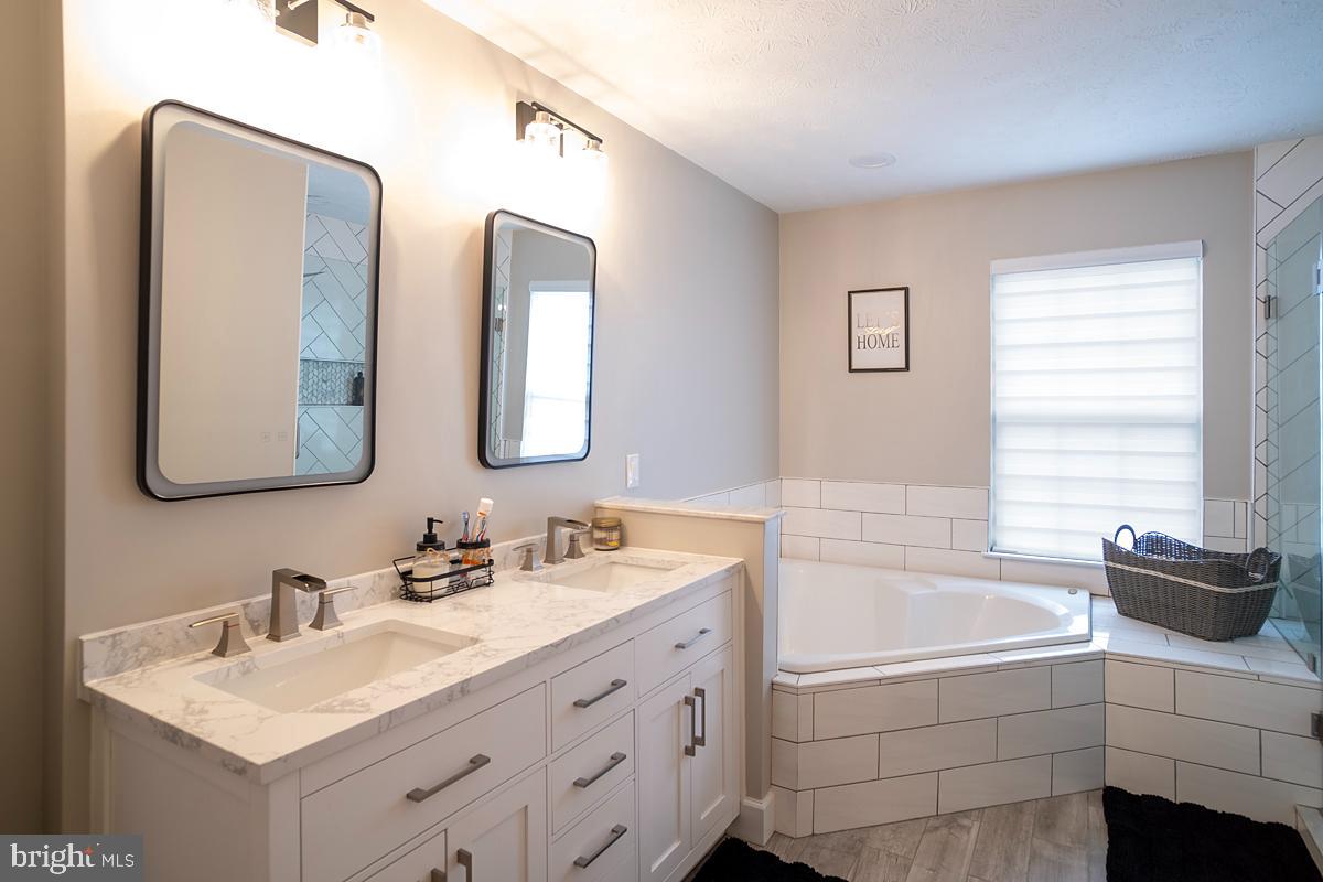 WILLIAMS KNOLL - Residential