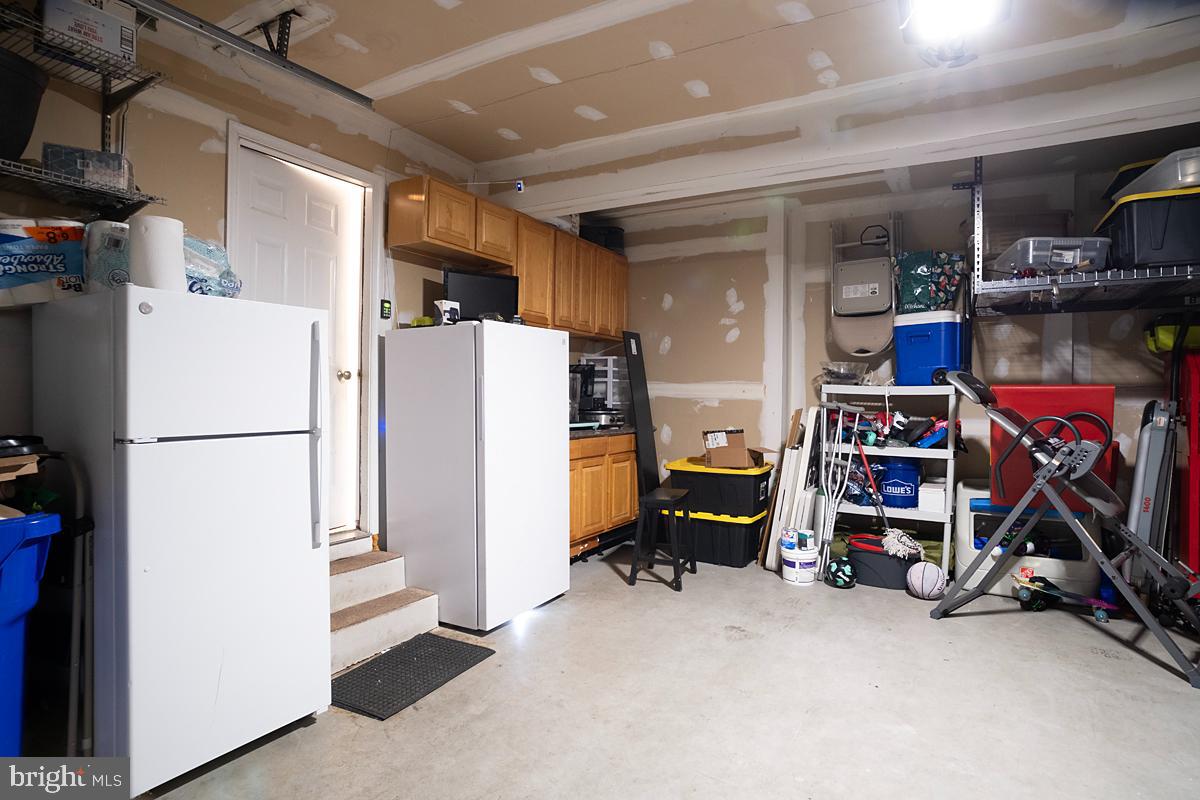 WILLIAMS KNOLL - Residential