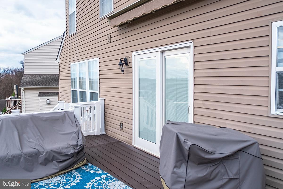 WILLIAMS KNOLL - Residential