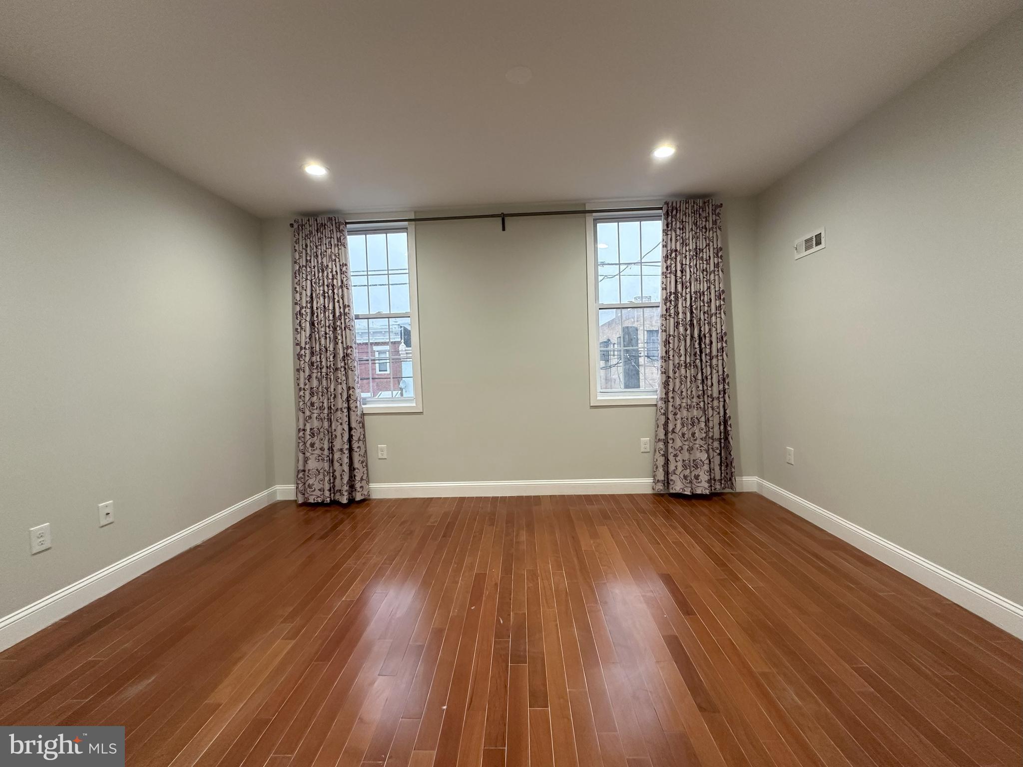 PHILADELPHIA (SOUTH) - Residential