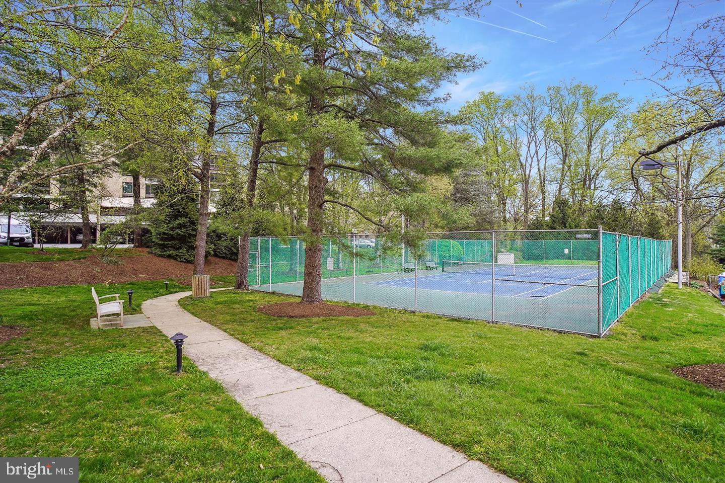 SUMNER VILLAGE - Residential Lease