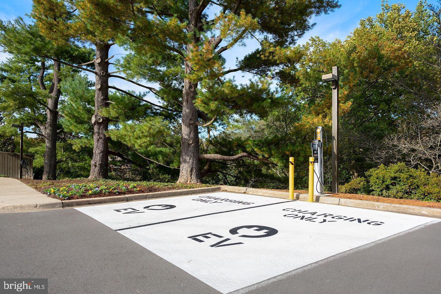 SUMNER VILLAGE - Residential Lease