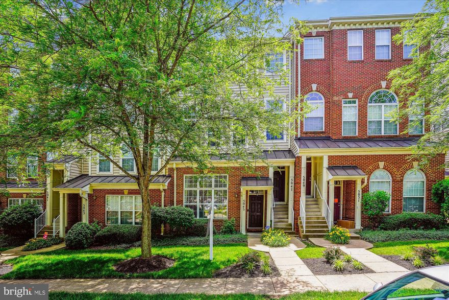 HUGE PRICE REDUCTION! BACK ON MARKET, BUYERS' FINANCING FAILED. DONT MISS OUT!  Gorgeous updated 2-level townhome/condo located off the Prince William Parkway in a fantastic, sought-after community. This home welcomes you with an inviting open layout on the entry level, accentuated by soaring, two-story vaulted ceilings that create a sense of spaciousness and elegance. The main level bathes in an abundance of natural light, illuminating the freshly painted walls, updated pendant chandelier, and recessed lights. Open concept leads you to a gorgeous kitchen with a huge island that can sit 3-4, and plenty of space for a dining room set. Upper level offers 2 bedrooms and 2 full bathrooms. The master suite offers a walk-in custom closet, a private master bathroom with a Jacuzzi soaking tub, double vanity, and private balcony access.  Second bedroom offer a large space and a walk-in closet.  Recent updates include kitchen, appliances, all light fixtures, carpet, bathrooms, and more! The home also offers a 1-car garage with recessed lights. A private driveway in the rear.  Discover the perfect place to call home in this beautifully situated property in the heart of County Center. Nestled in a serene neighborhood and within a highly rated, sought-after school district, this home offers unbeatable convenience and community charm. Located near abundant shopping and dining options, Commuter routes for easy travel, Ft. Belvoir and Quantico!
Whether you're raising a family or seeking a peaceful yet connected lifestyle, this location has it all!