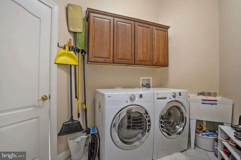 OAK CREEK CLUB - Residential Lease