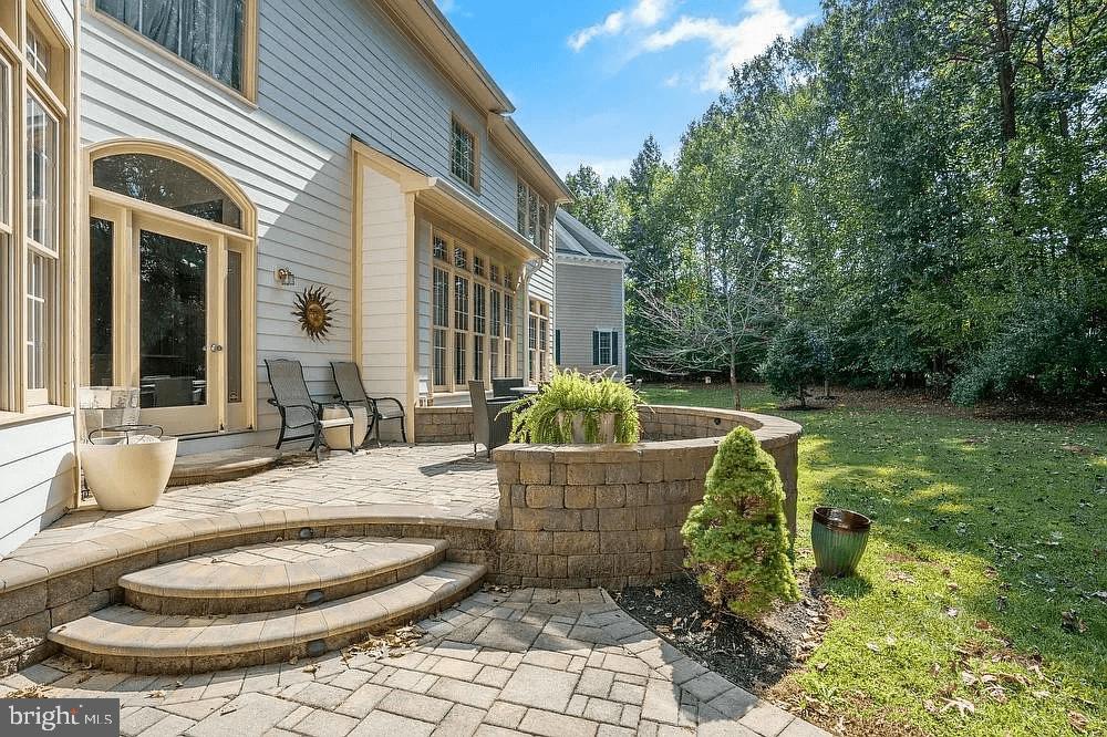 OAK CREEK CLUB - Residential Lease