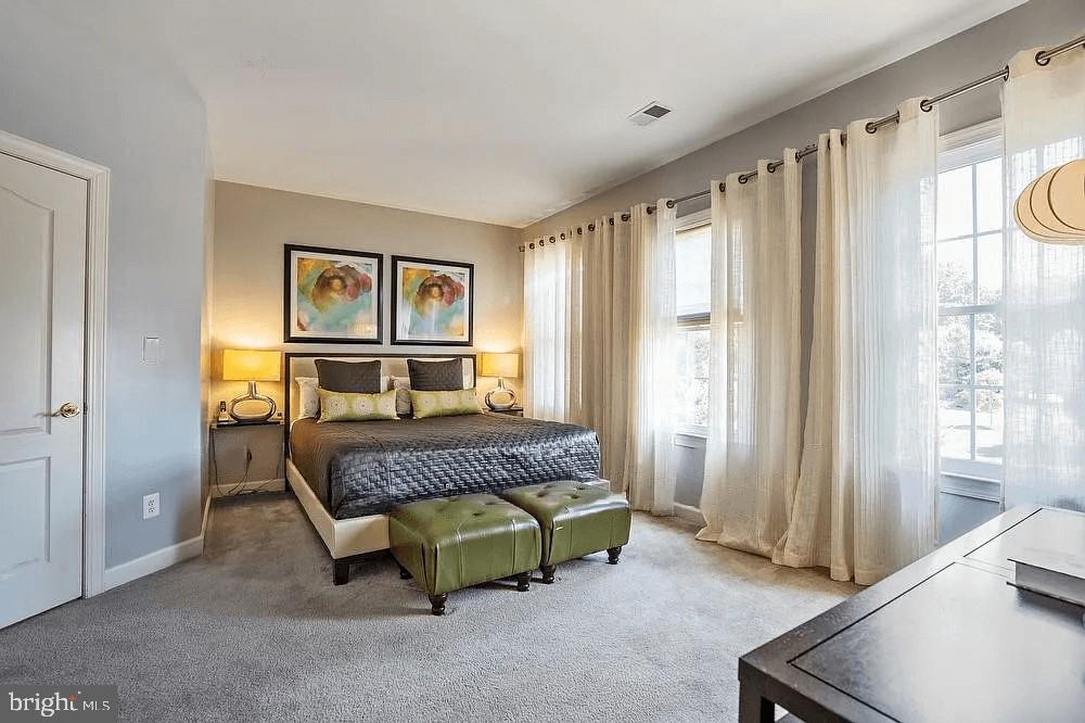 OAK CREEK CLUB - Residential Lease