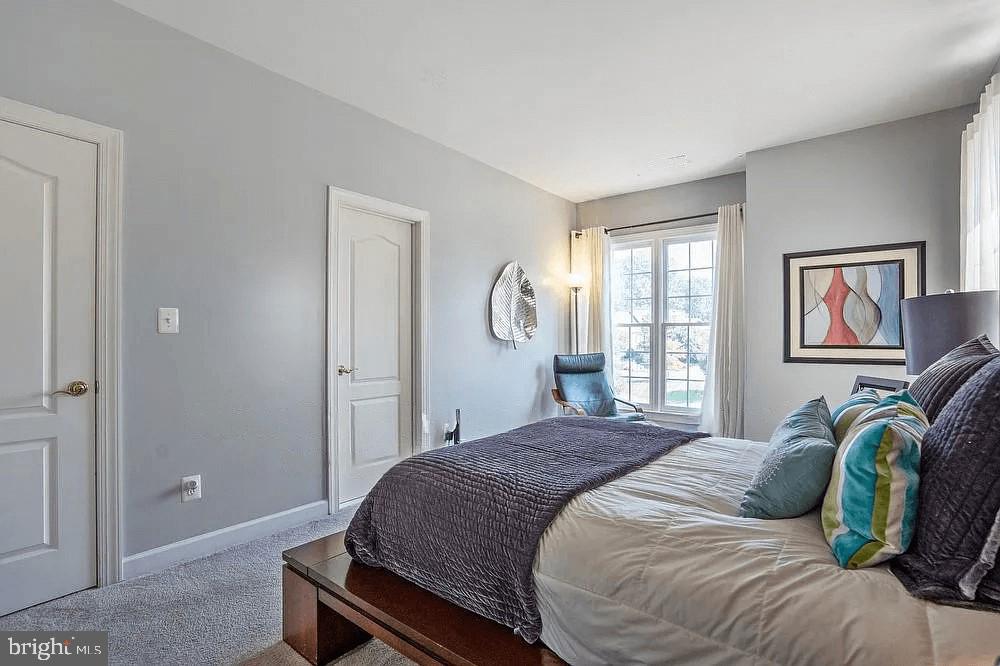 OAK CREEK CLUB - Residential Lease