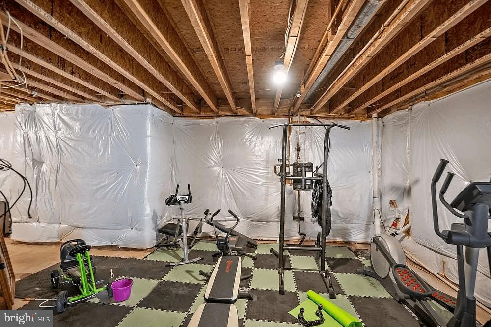 OAK CREEK CLUB - Residential Lease