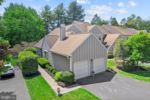 Townhouse For Sale - 125 Evergreen Court<br/> BLUE BELL, PA 19422