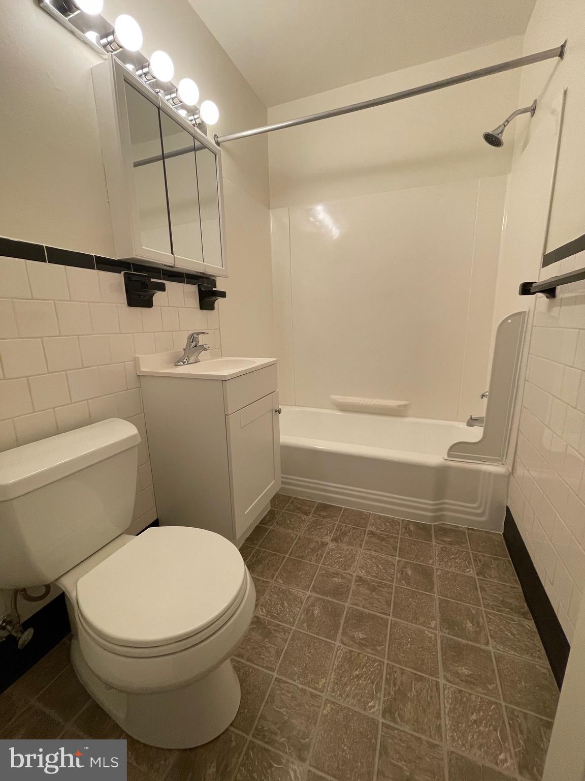 NORTHSIDE TOWNHOUSE APARTMENTS - Residential Lease