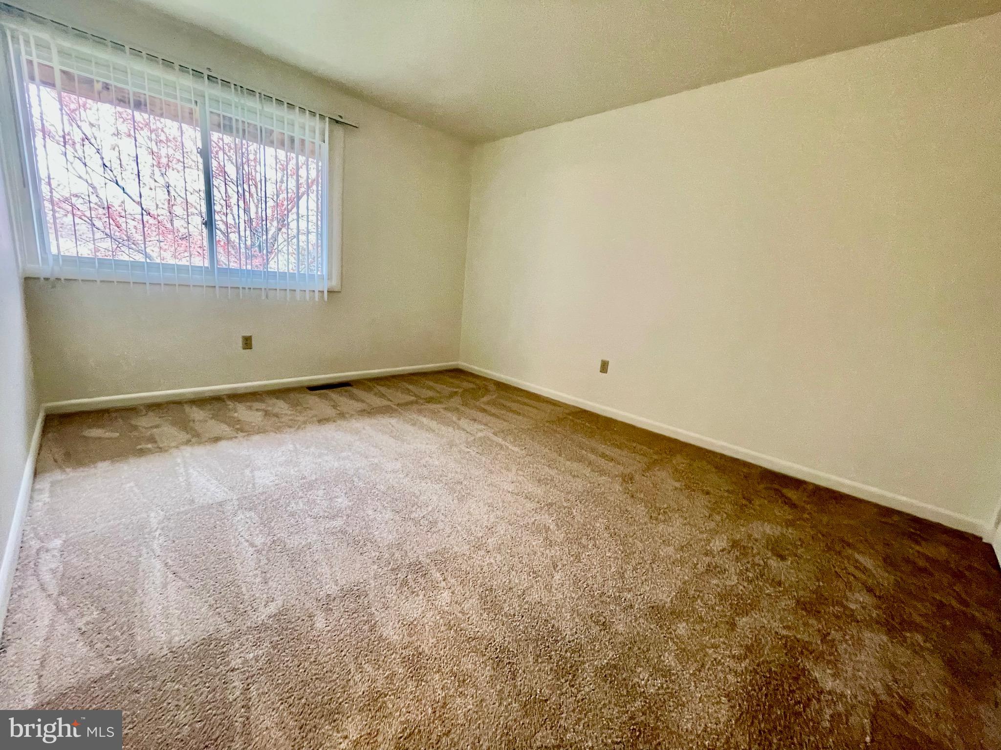 NORTHSIDE TOWNHOUSE APARTMENTS - Residential Lease