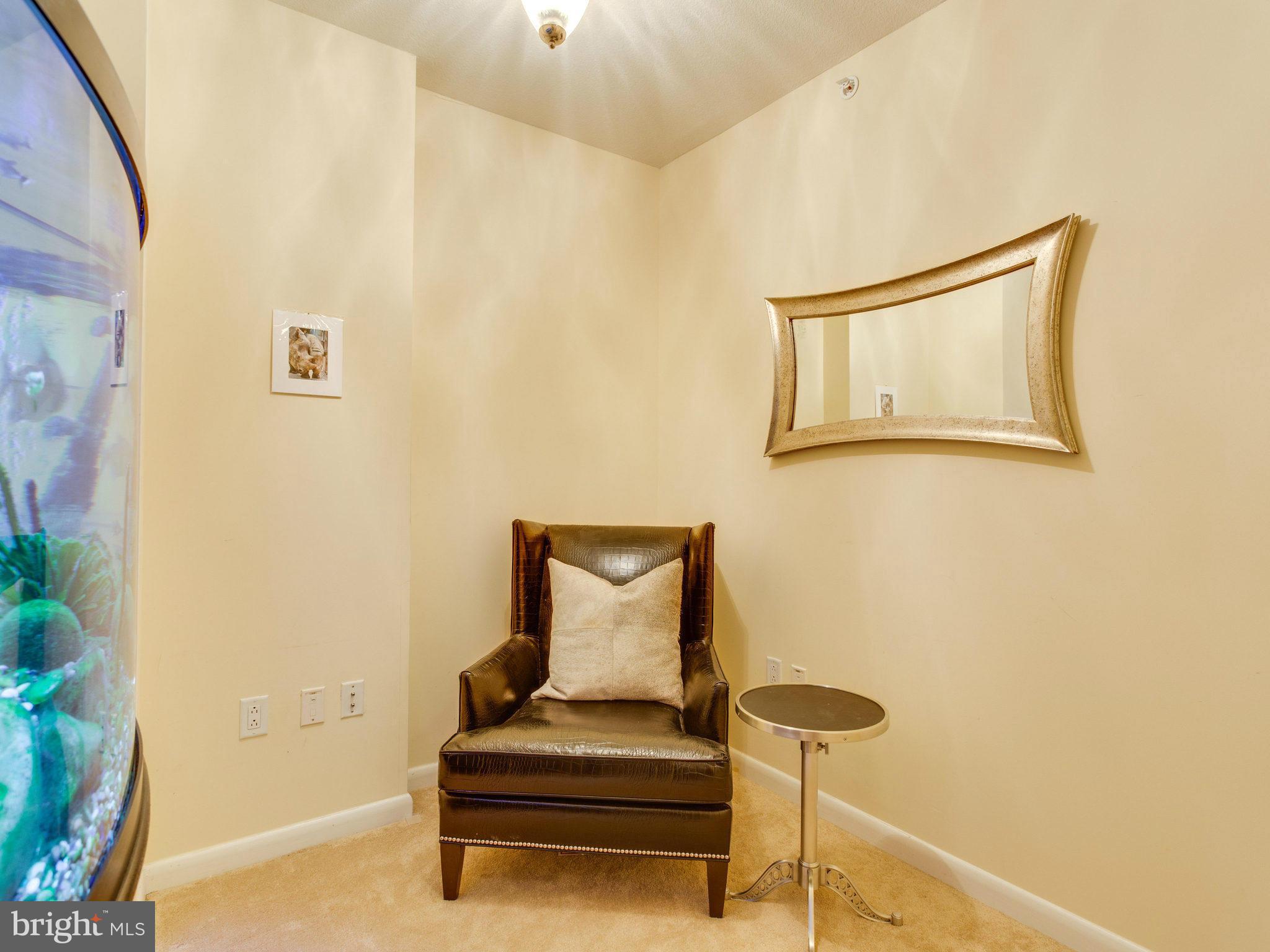CLARENDON 1021 - Residential