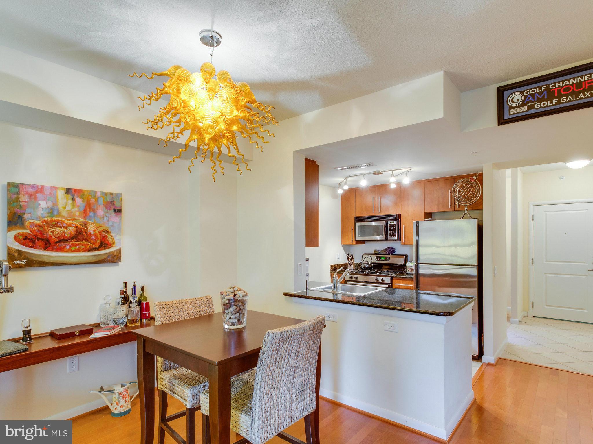 CLARENDON 1021 - Residential