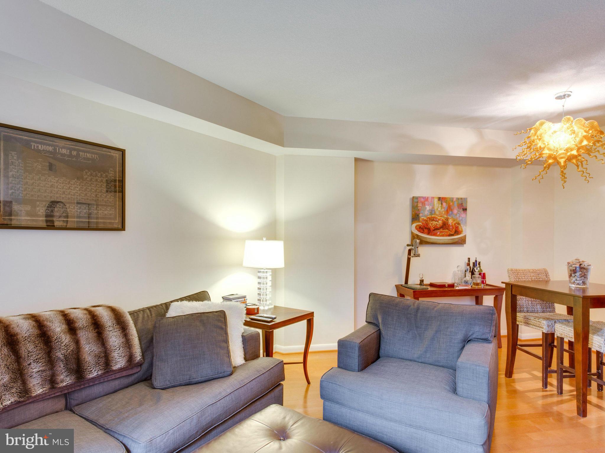 CLARENDON 1021 - Residential