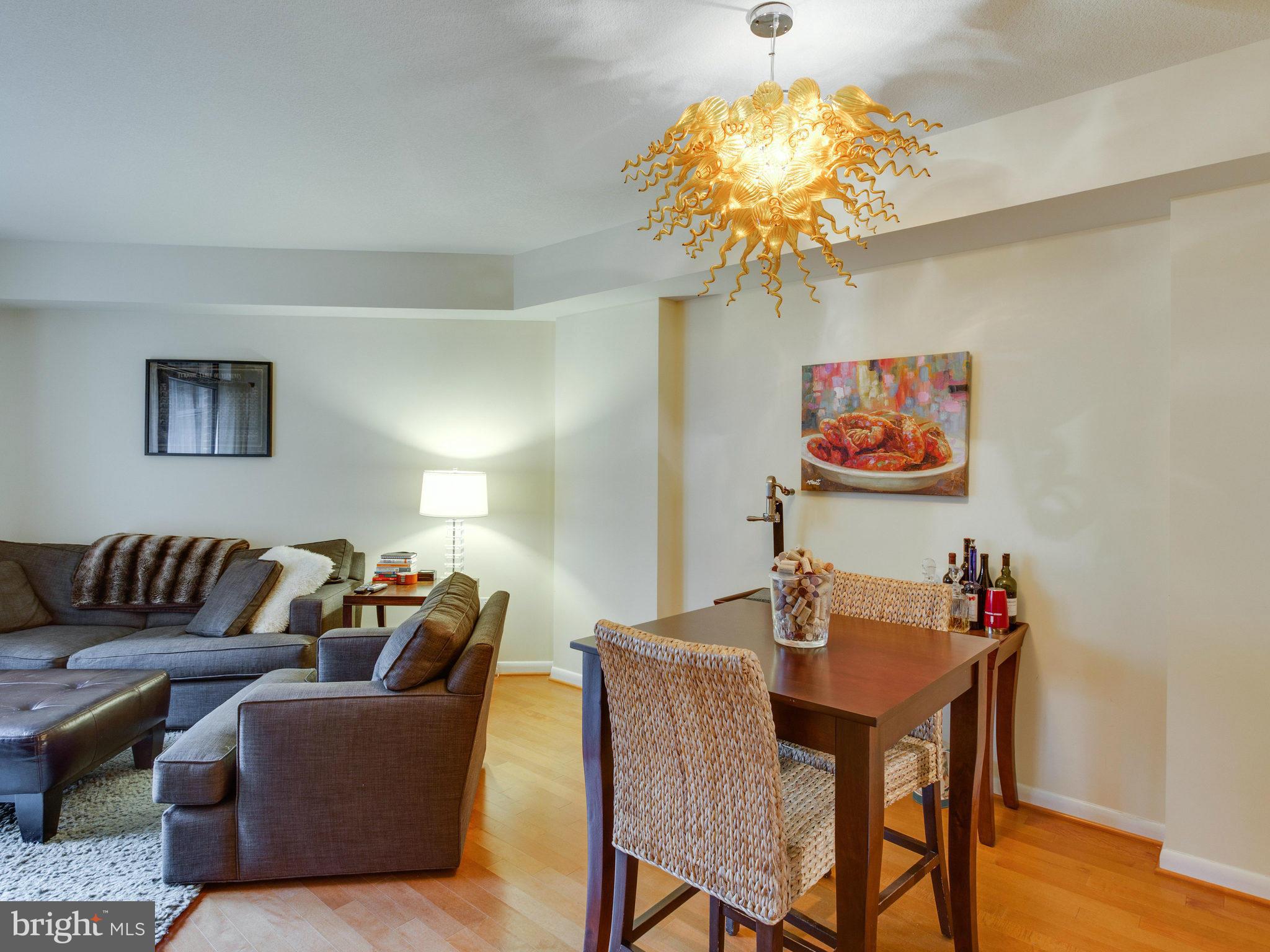 CLARENDON 1021 - Residential