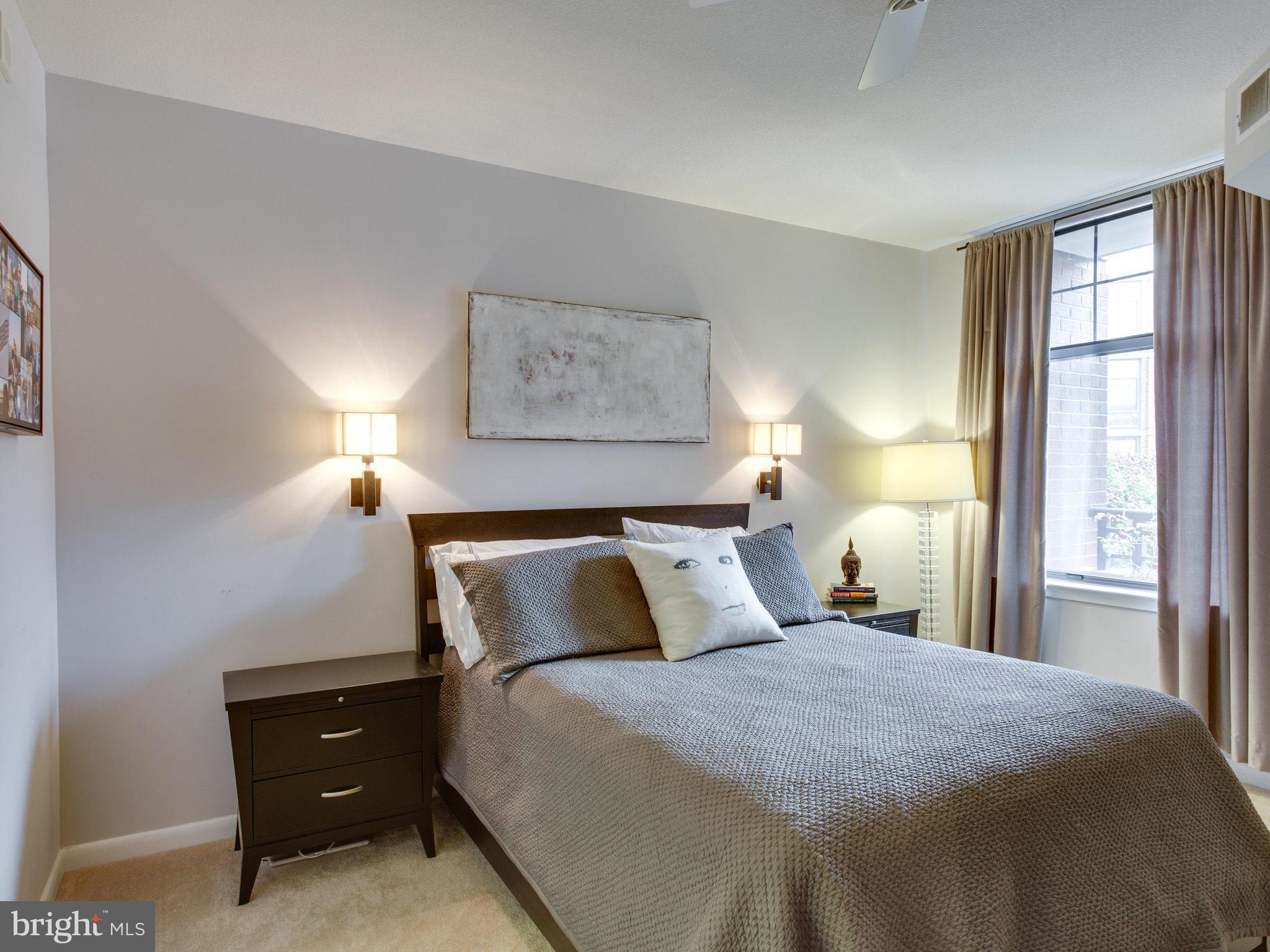 CLARENDON 1021 - Residential