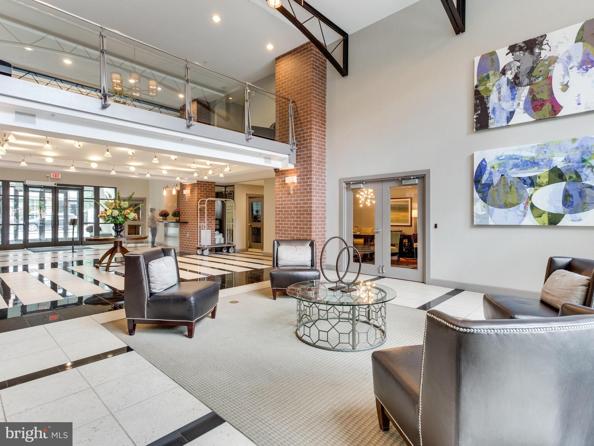 CLARENDON 1021 - Residential