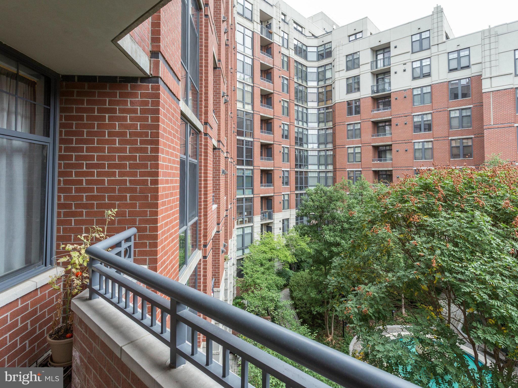 CLARENDON 1021 - Residential