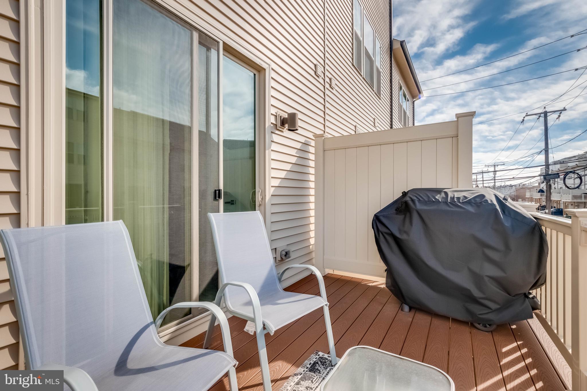 OLDHAM CROSSING - Residential Lease