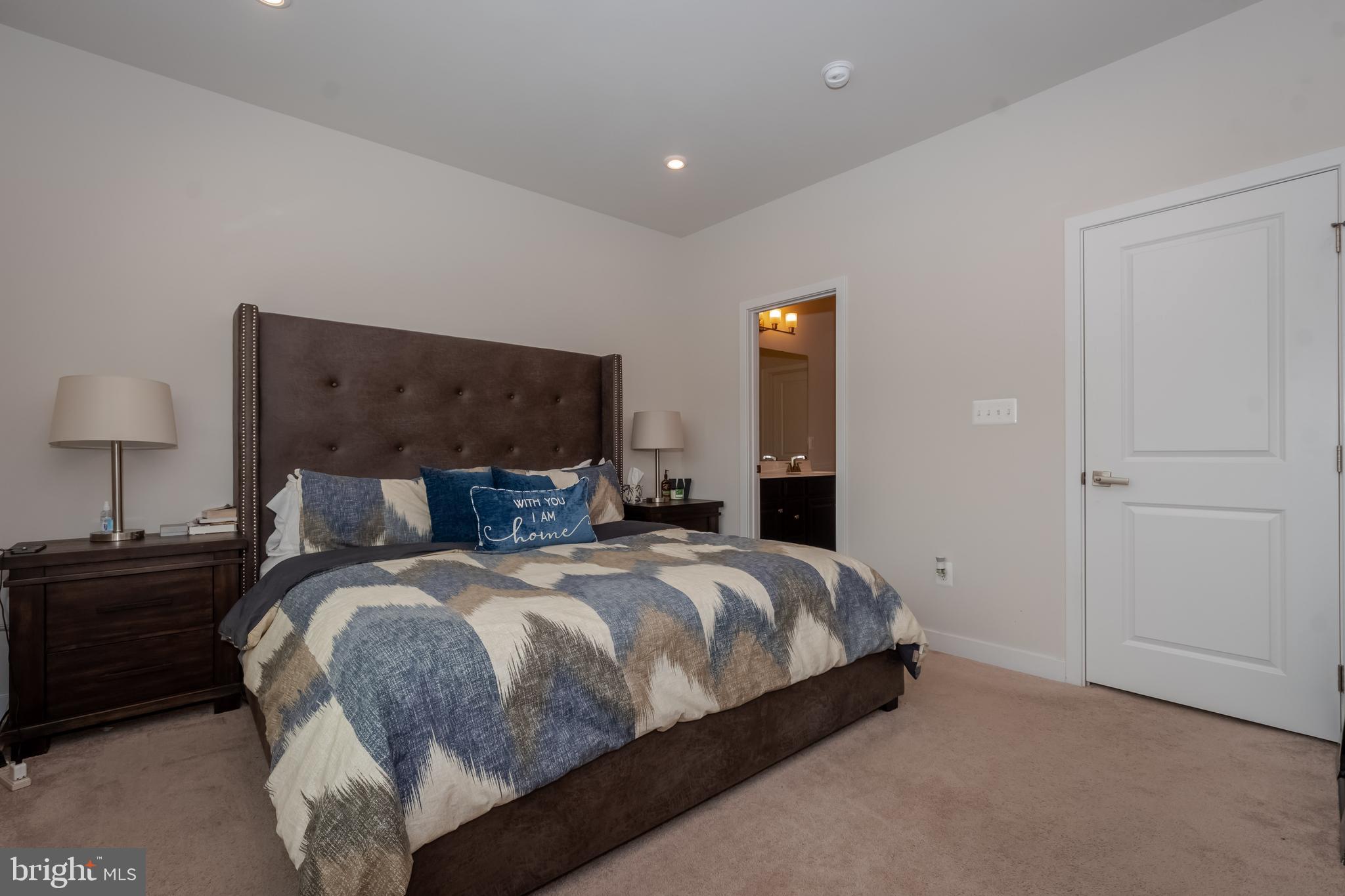 OLDHAM CROSSING - Residential Lease