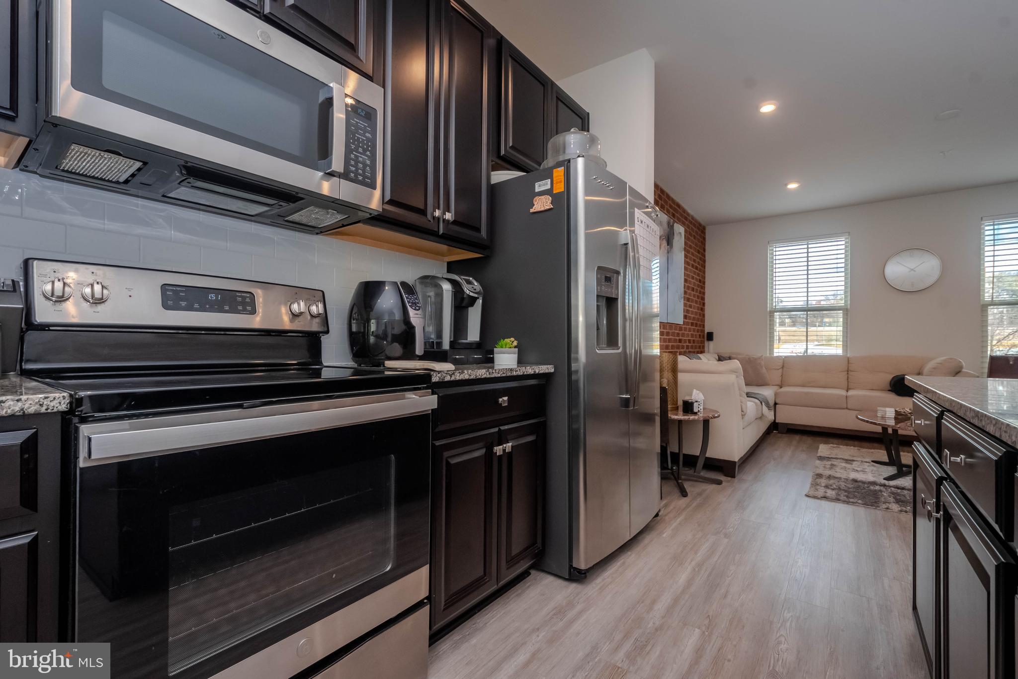 OLDHAM CROSSING - Residential Lease