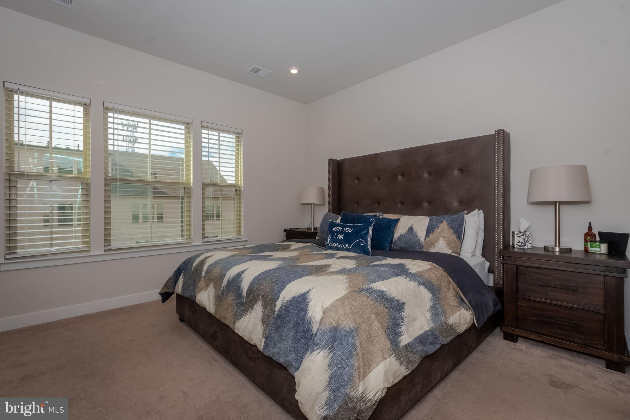 OLDHAM CROSSING - Residential Lease