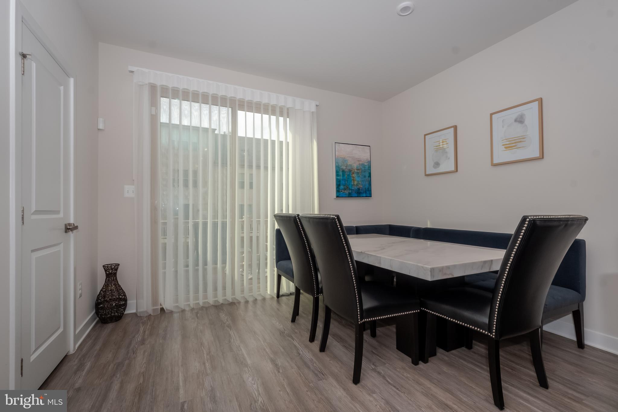 OLDHAM CROSSING - Residential Lease