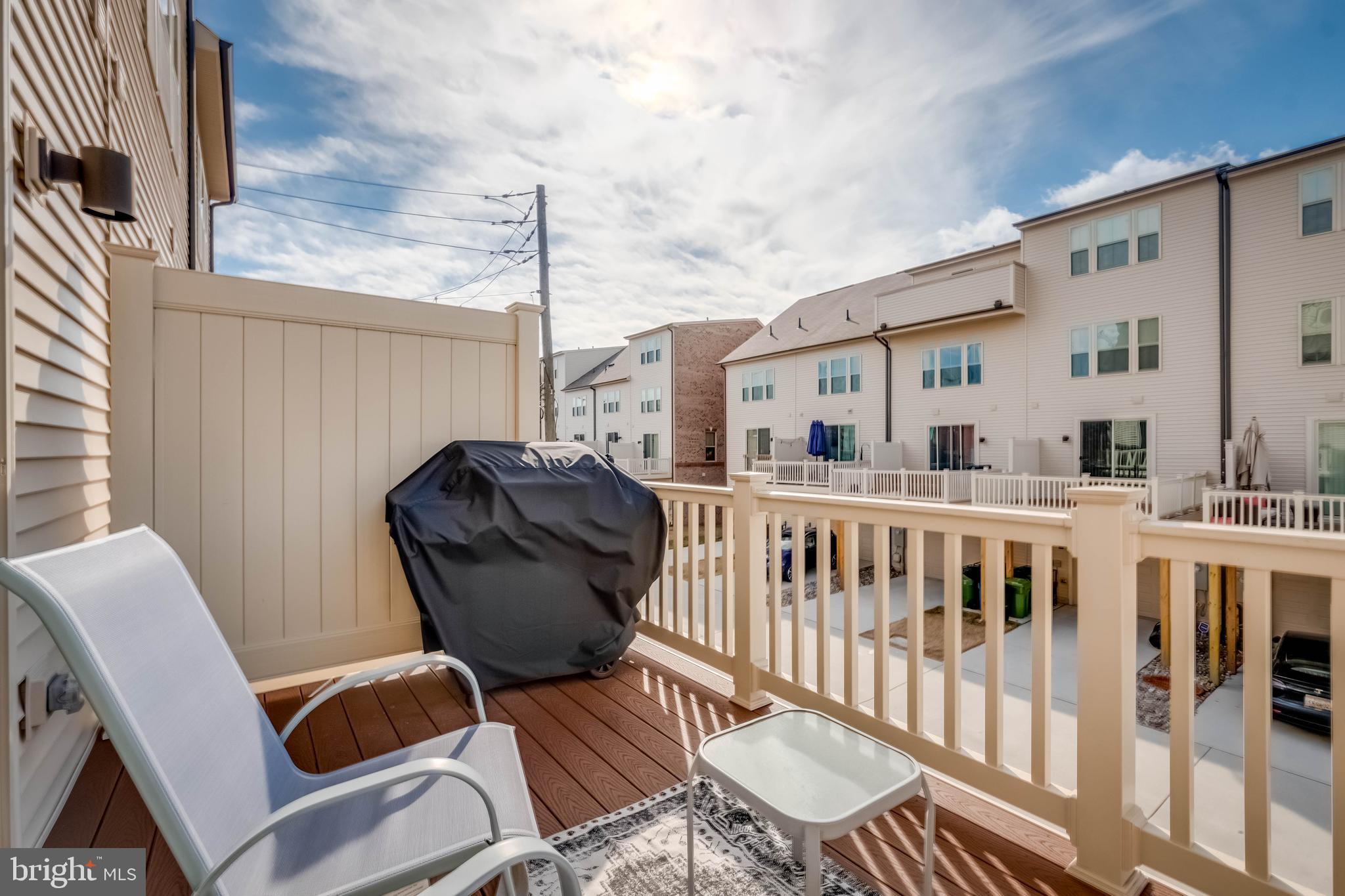 OLDHAM CROSSING - Residential Lease