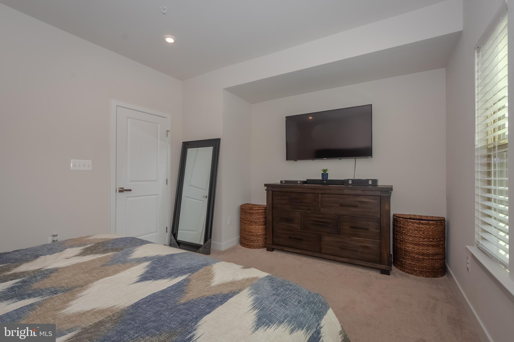 OLDHAM CROSSING - Residential Lease