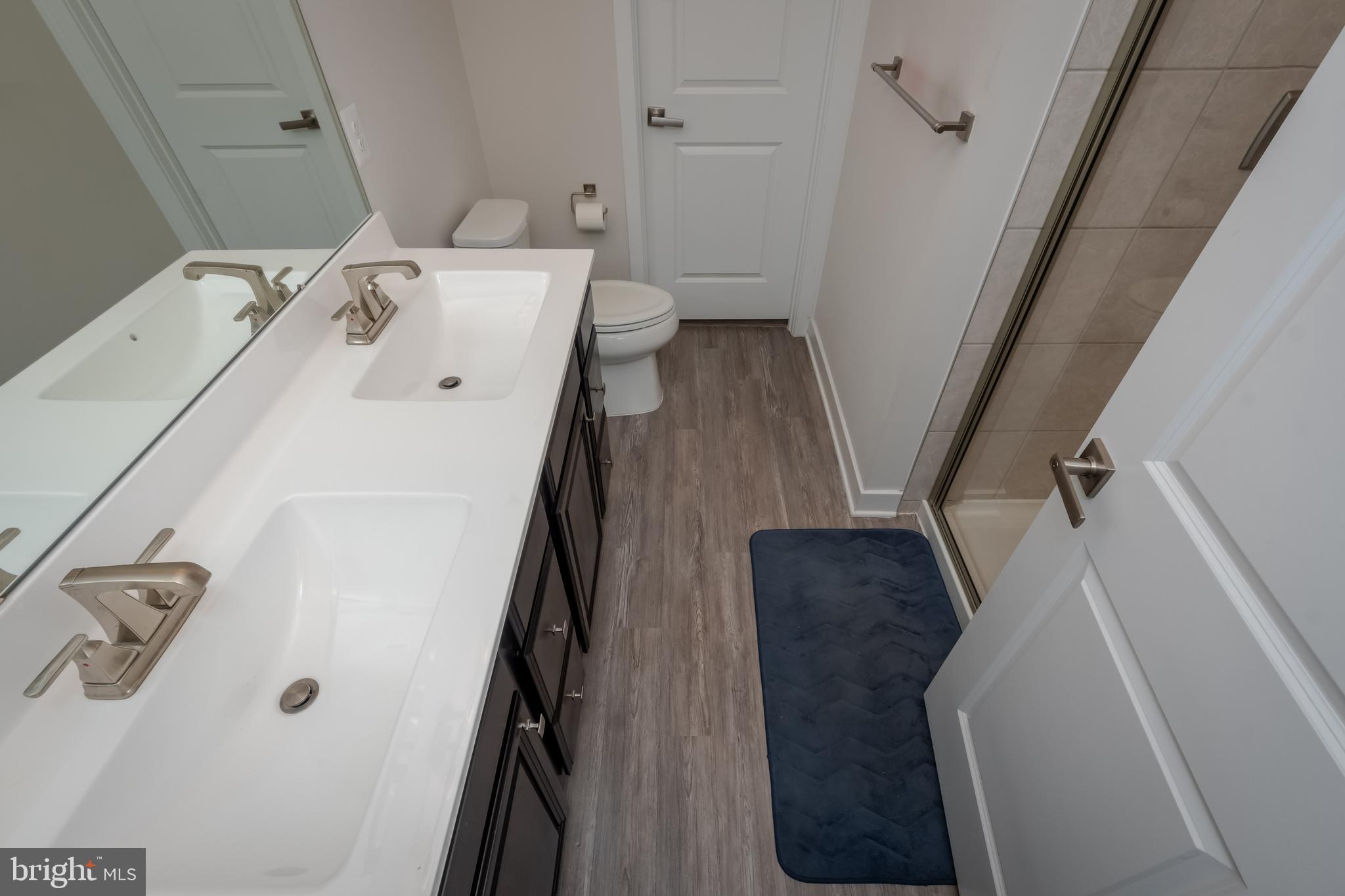 OLDHAM CROSSING - Residential Lease