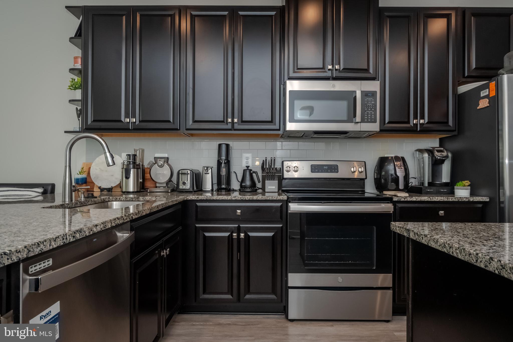 OLDHAM CROSSING - Residential Lease