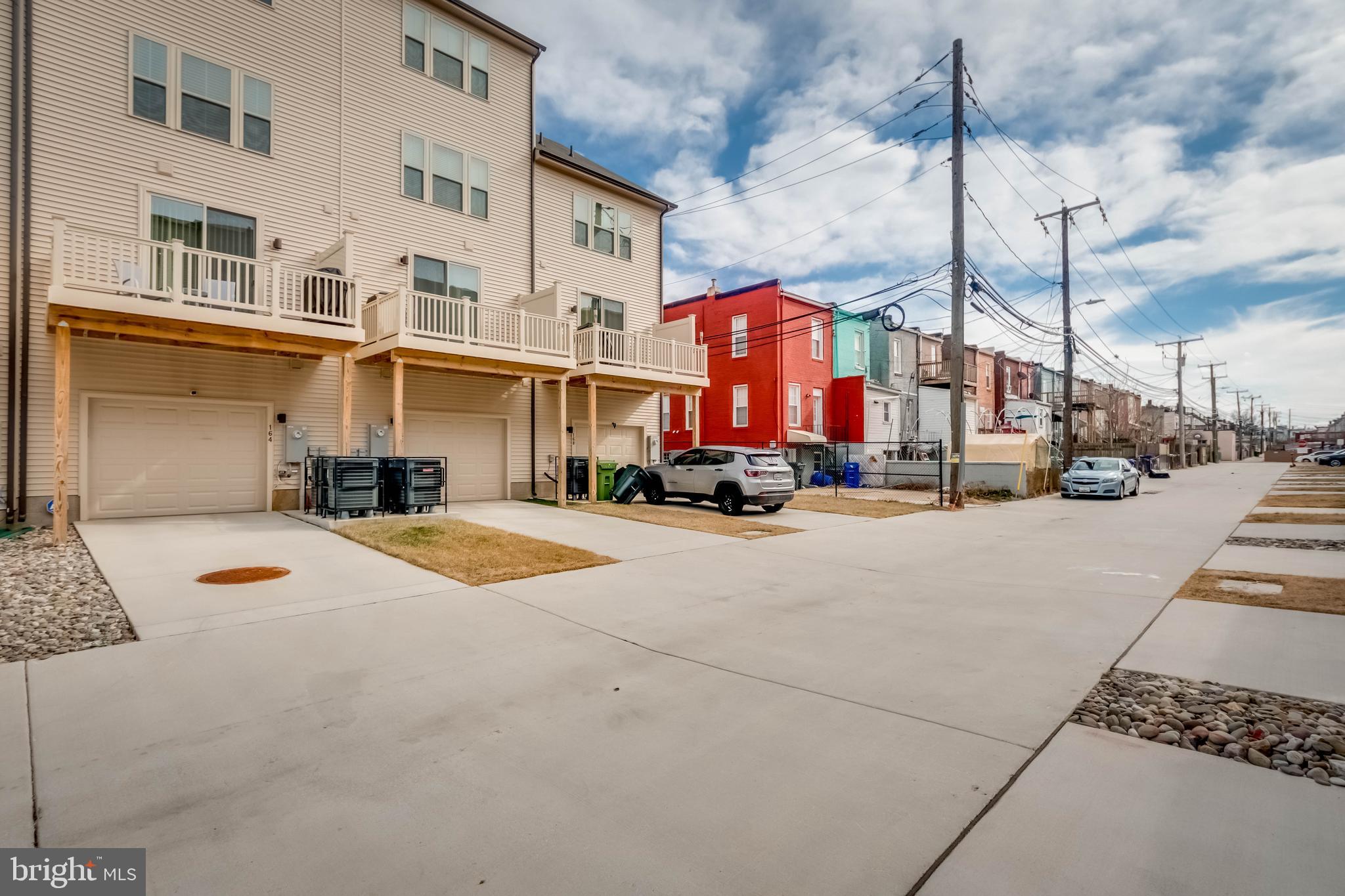 OLDHAM CROSSING - Residential Lease