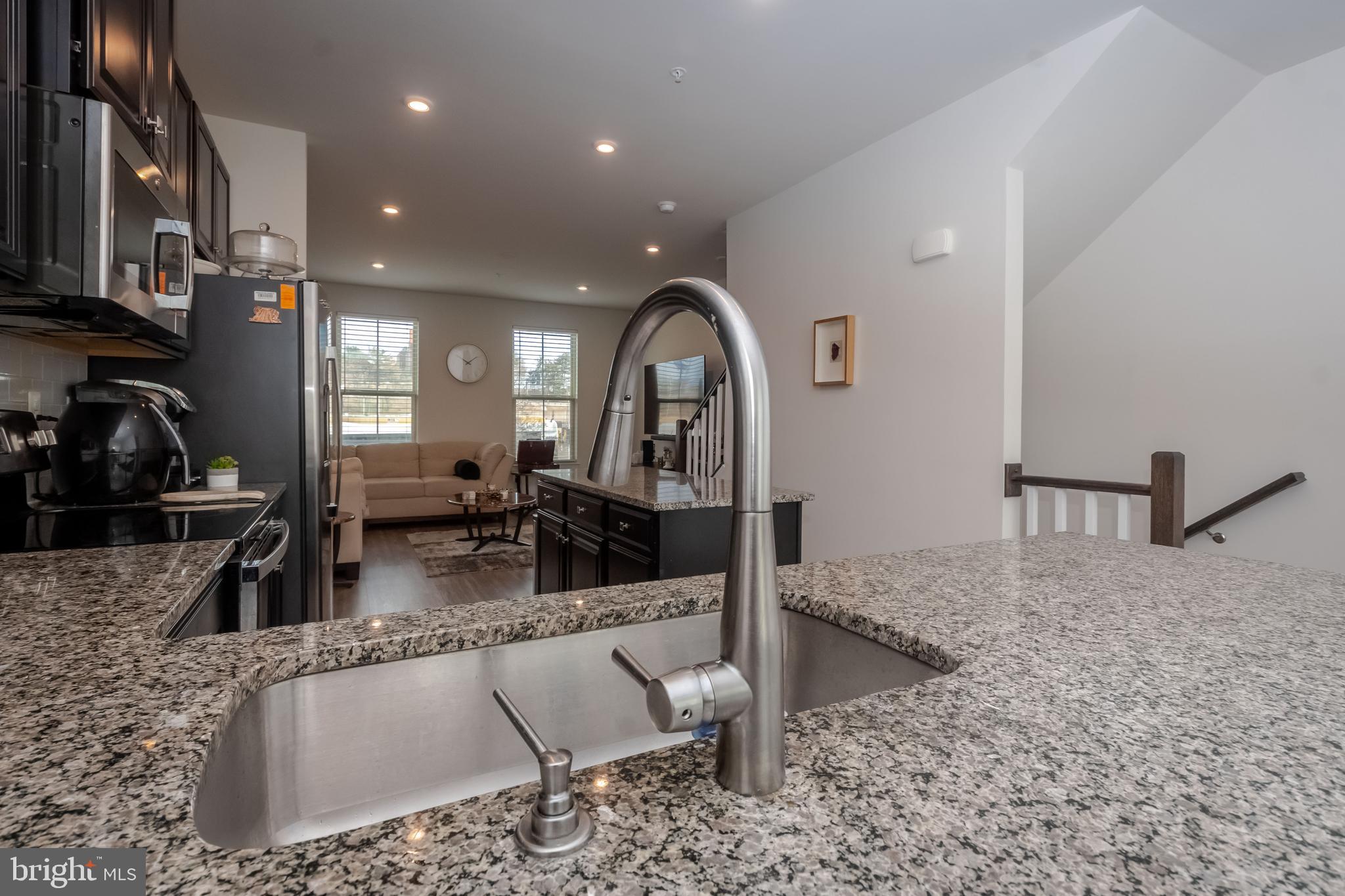 OLDHAM CROSSING - Residential Lease