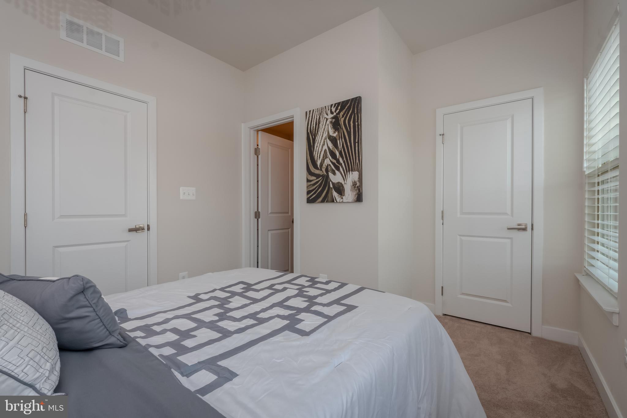 OLDHAM CROSSING - Residential Lease