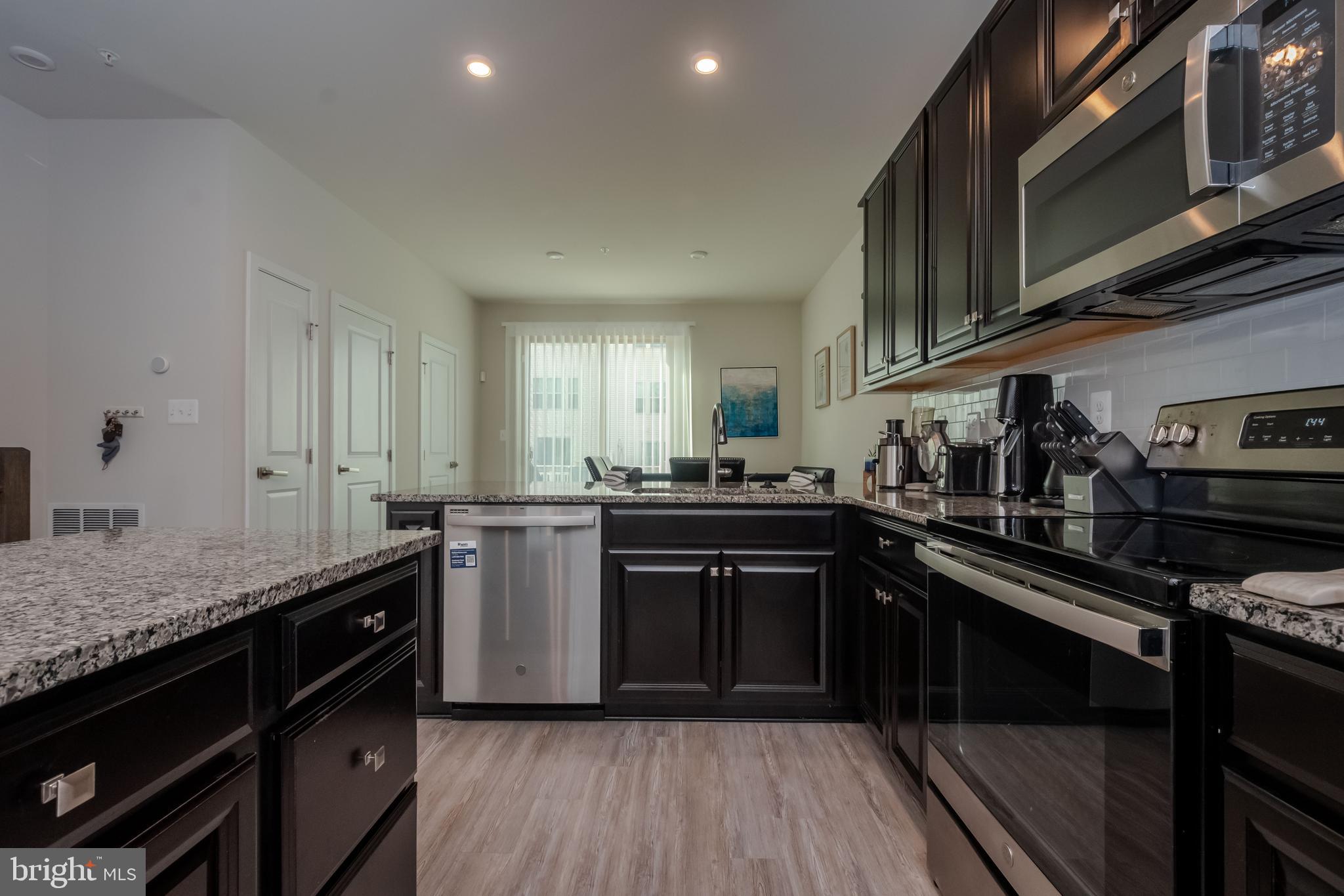 OLDHAM CROSSING - Residential Lease