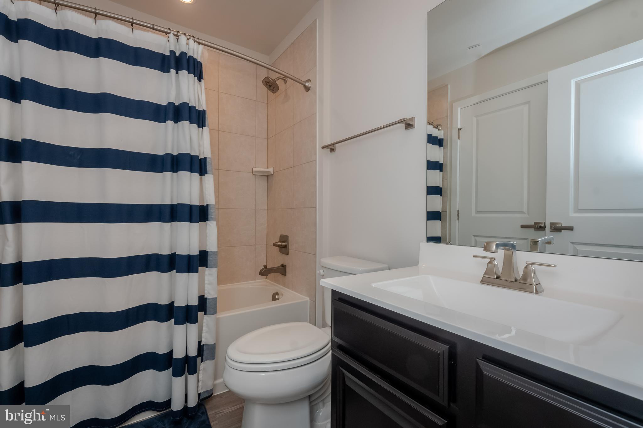 OLDHAM CROSSING - Residential Lease