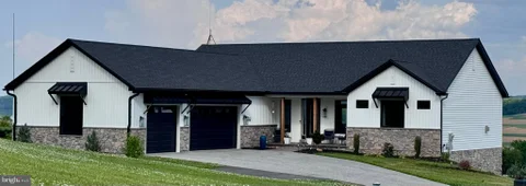 MLS: PAYK2105700