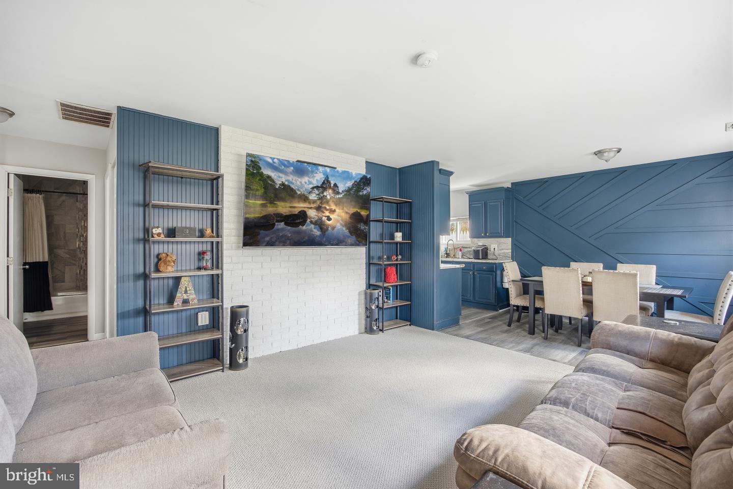 109 W CLEARVIEW AVENUE