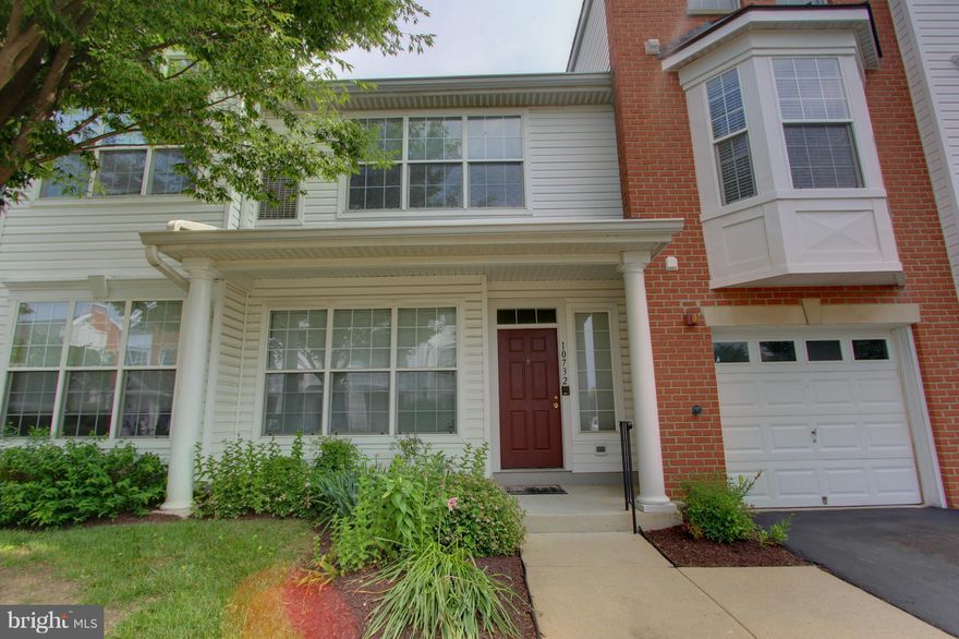 Top floor unit, largest model at Whitney, a gated community in Columbia. 2 BDs, sun room & den or opt 3rd BD. Updated & upgraded w ceramic tile & quality cabinetry in baths/kitchen, freshly painted, new carpet & new laminate floors. Large walk-in closet in MBR. 1 car Garage w extra storage space & shelving. W/D in unit. High ceilings. Close to shopping & all of Columbia amenities. NO PETS.