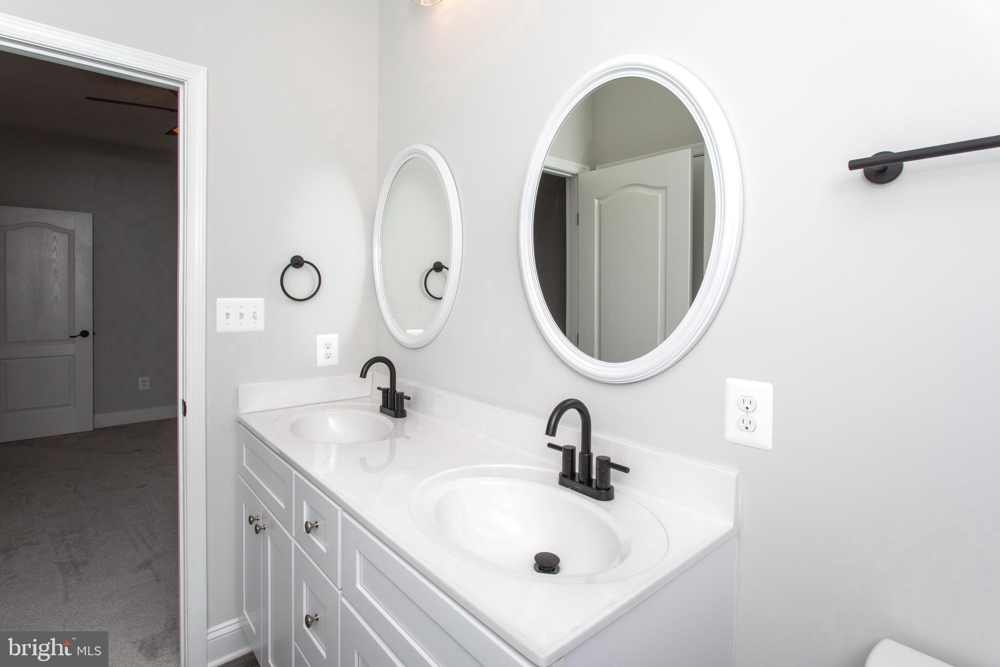 RUSTIC HILLS - Residential