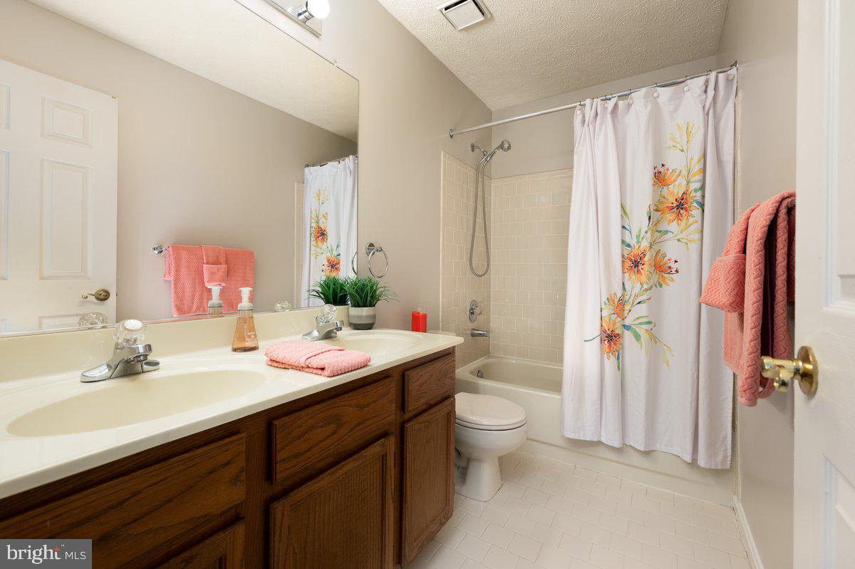 RUSSETT - Residential