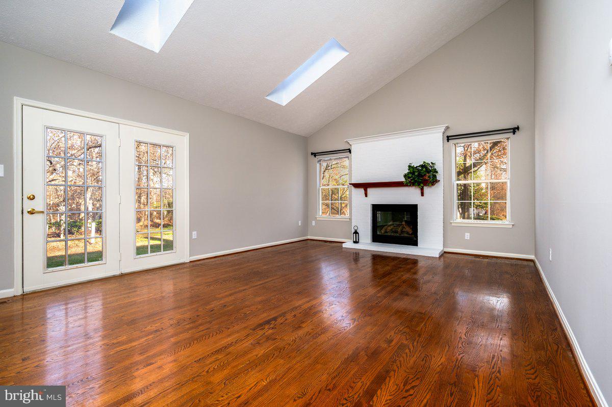 RUSSETT - Residential