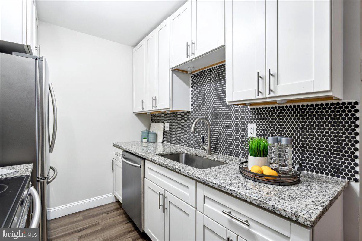 CRESTWOOD VILLAGE - Residential