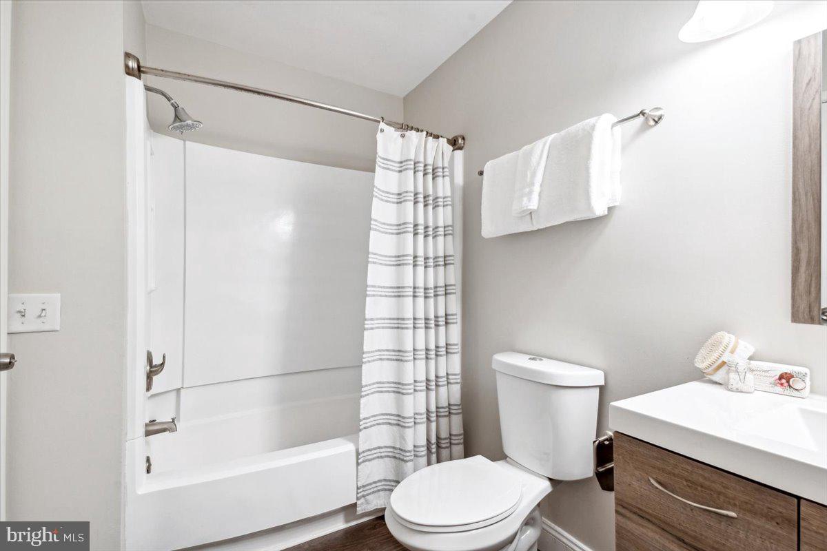 CRESTWOOD VILLAGE - Residential