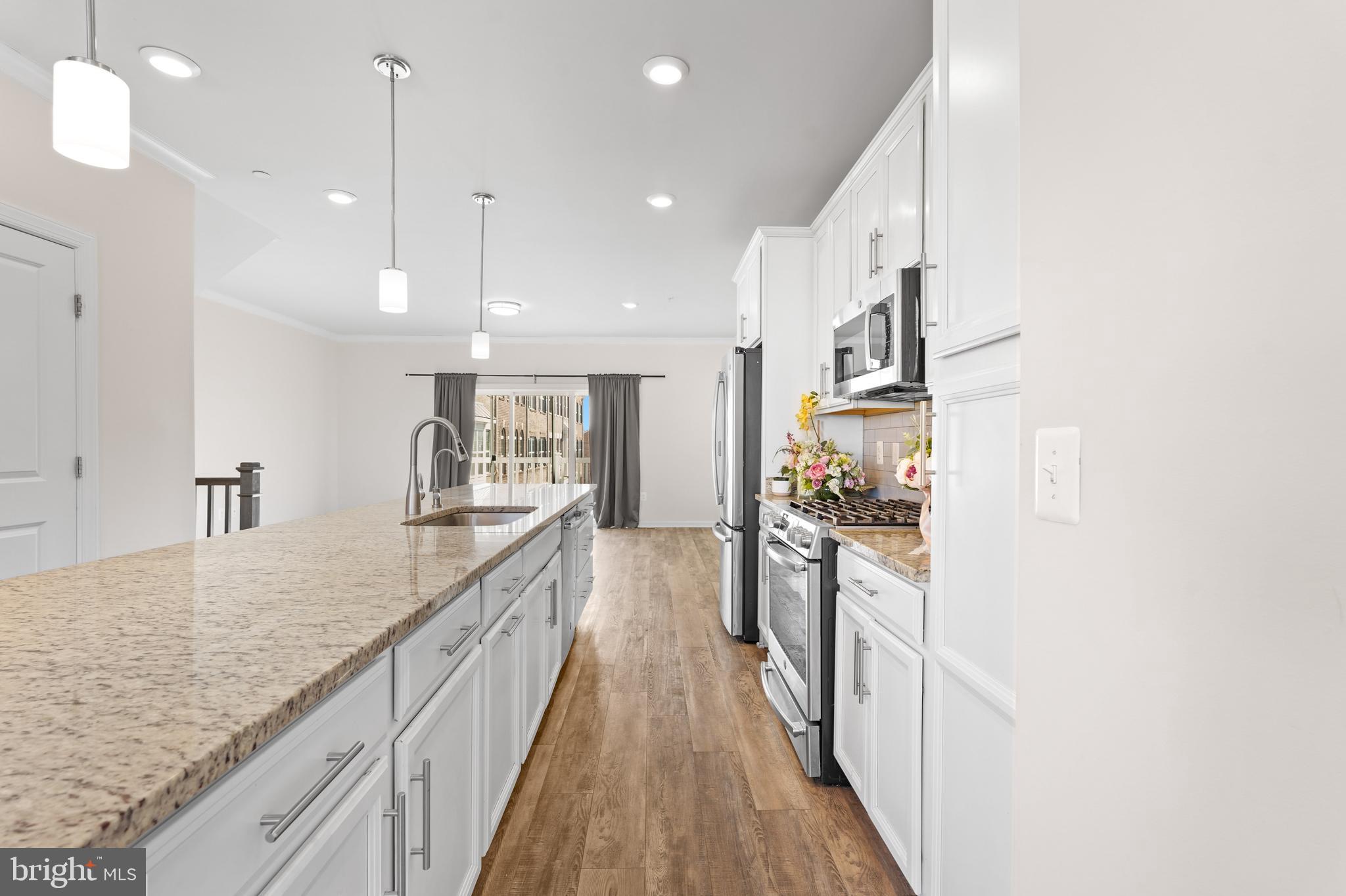 METROPOLITAN AT COLLEGE PARK - Residential